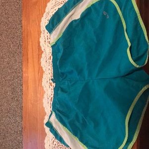 Athletic shorts woman’s